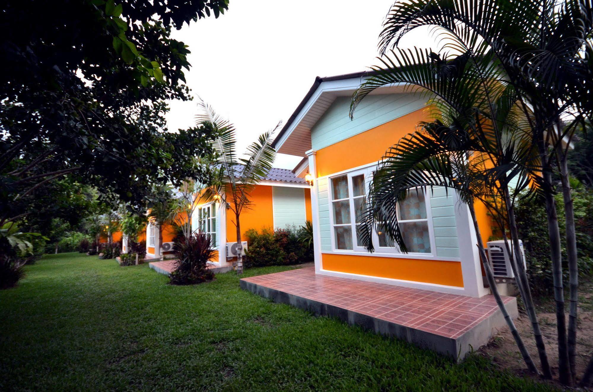 Hotel Baansuan Leela Nai Yang Beach Exterior foto